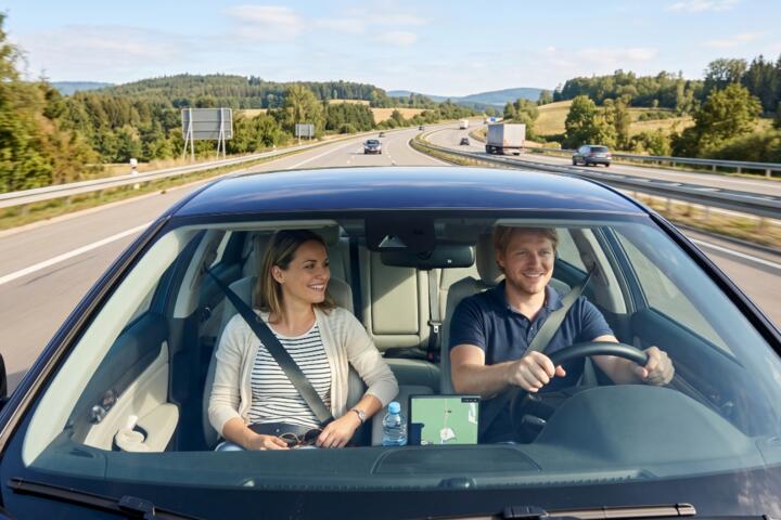 Best Sedans for Long Highway Commutes (Comfort vs Fuel Cost)