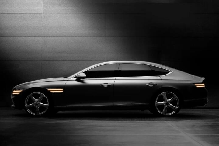 Luxury vs. Performance: Which Full-Size Sedan Wins?