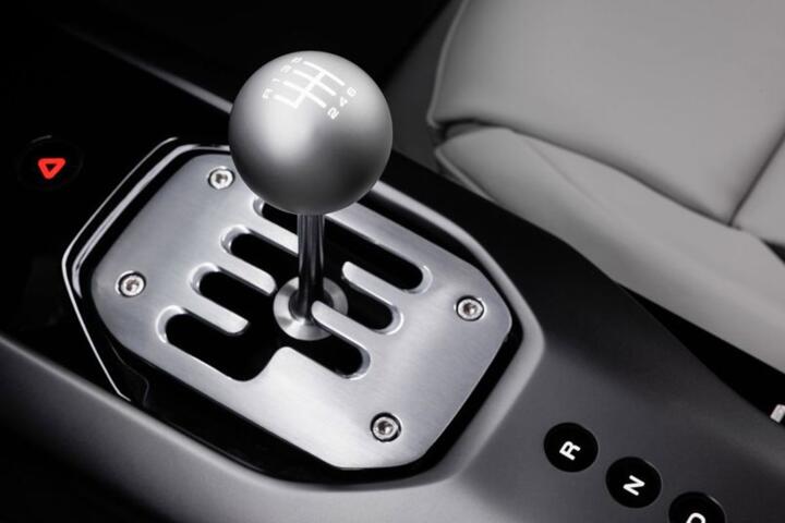 How Manual and Automatic Transmissions Compare for Sport